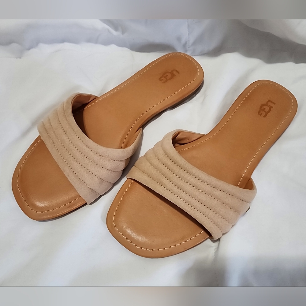UGG Women's Jurupa Tan Slide Sandals